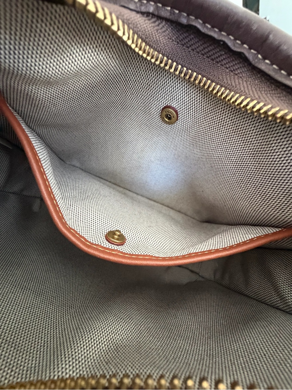 Coach Curve Zip Bag - Discontinued - Maple brown - Picture 7 of 9